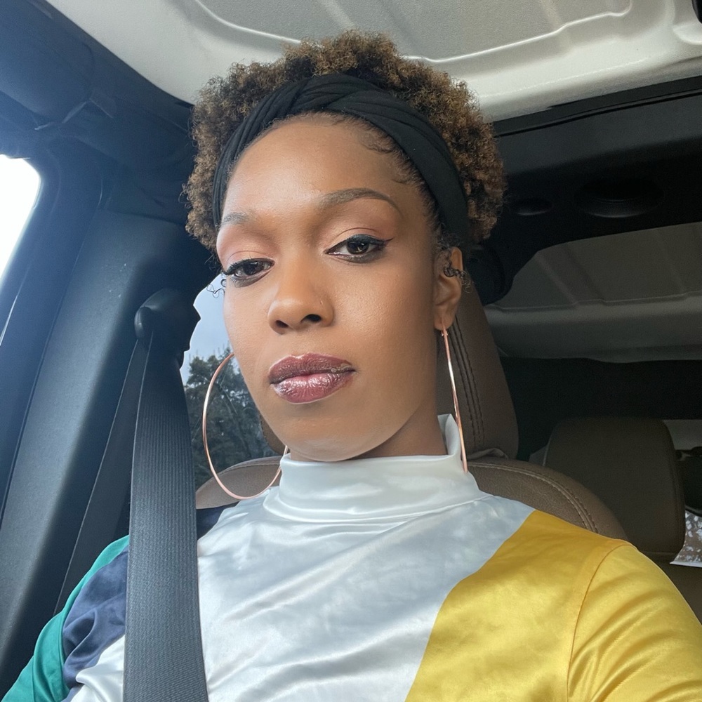 Meet your Posher, April